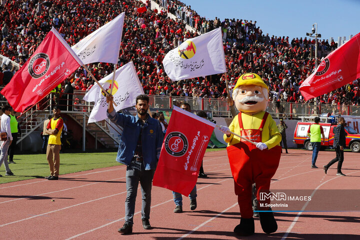 جشن قهرمانی تراکتور