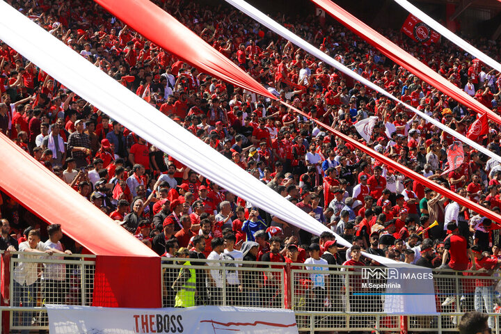 جشن قهرمانی تراکتور