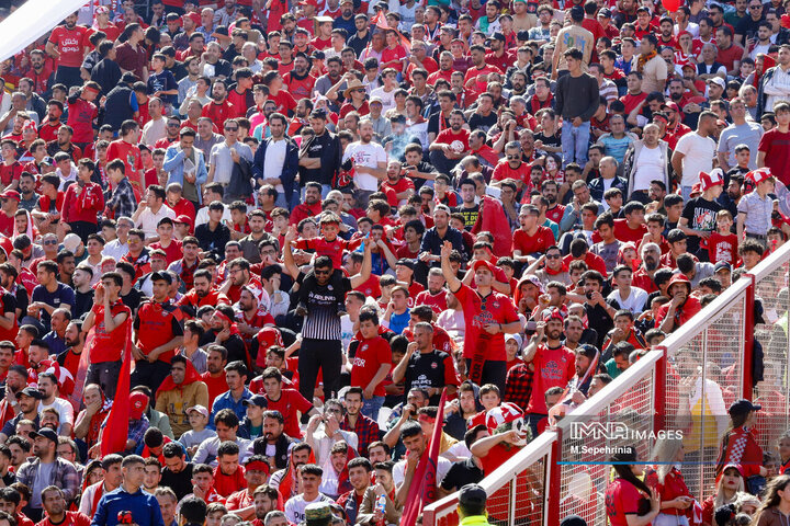 جشن قهرمانی تراکتور