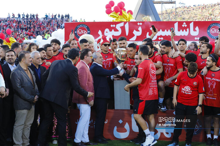 جشن قهرمانی تراکتور