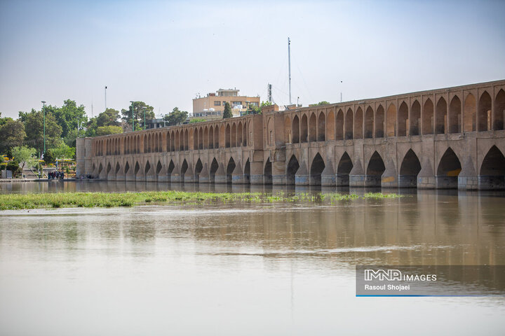 زاینده‌رود حوالی 7 صبح