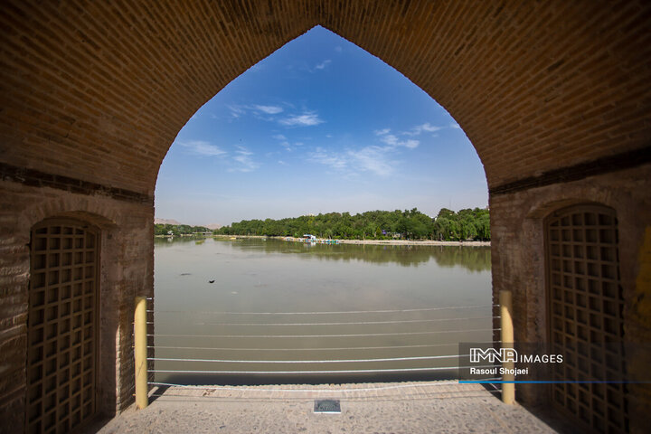 زاینده‌رود حوالی 7 صبح