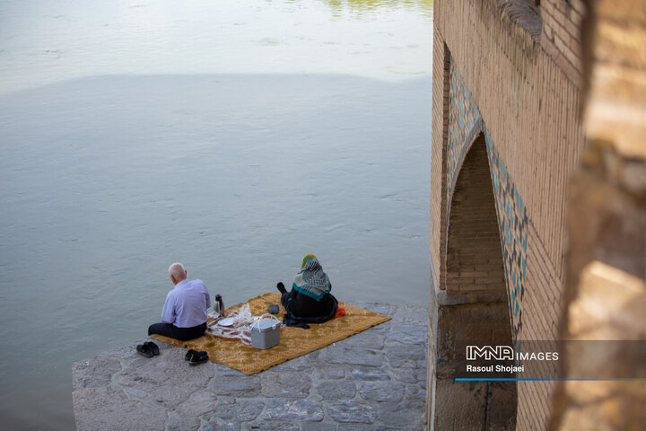 زاینده‌رود حوالی 7 صبح