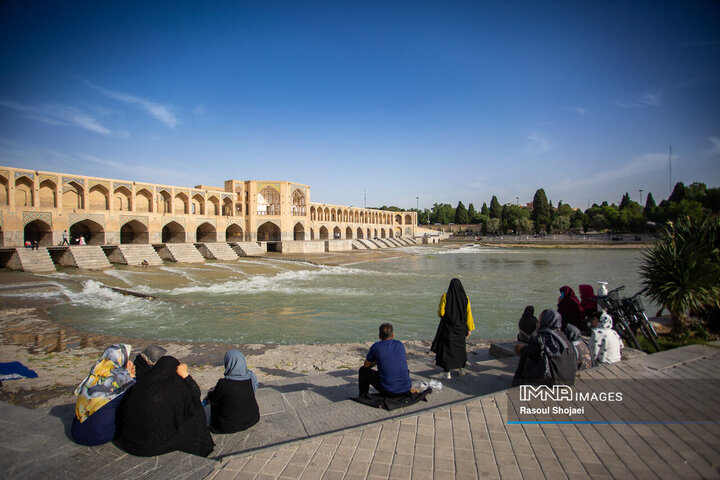 زاینده‌رود حوالی 7 صبح