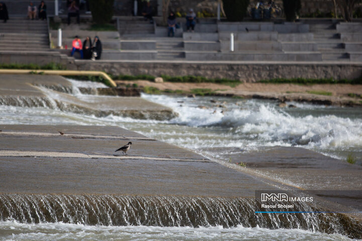 زاینده‌رود حوالی 7 صبح