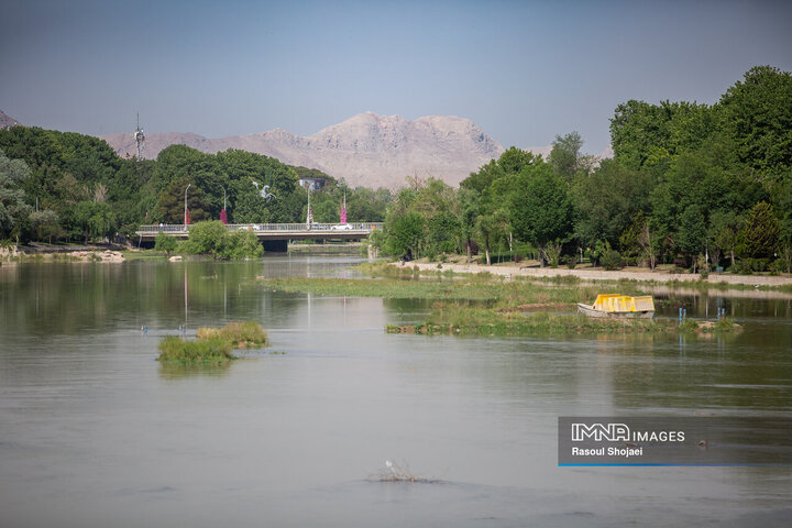 زاینده‌رود حوالی 7 صبح