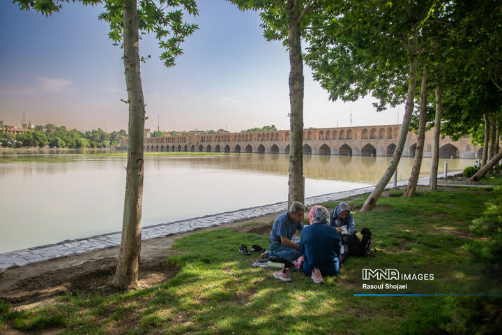 زاینده‌رود حوالی 7 صبح