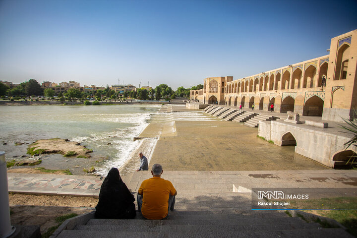 زاینده‌رود حوالی 7 صبح
