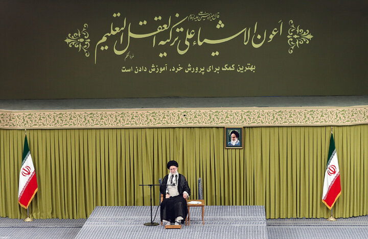 دیدار معلمان با رهبر معظم انقلاب