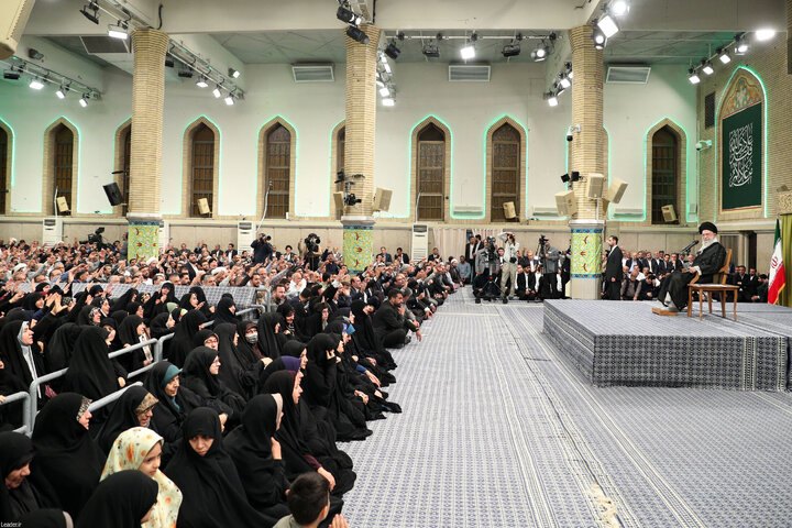 دیدار معلمان با رهبر معظم انقلاب