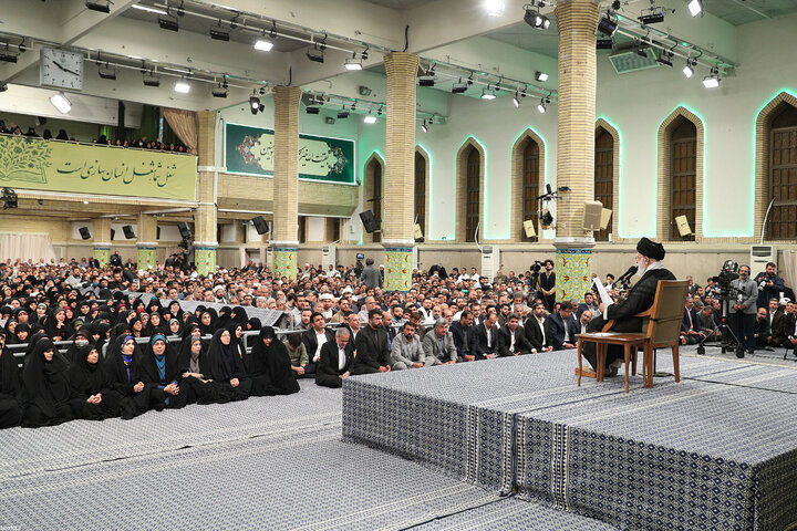 دیدار معلمان با رهبر معظم انقلاب