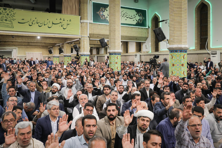 دیدار معلمان با رهبر معظم انقلاب