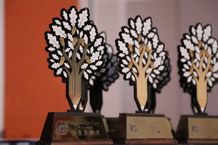 کسب رتبه برتر خبرنگار ایمنا در جشنواره منابع طبیعی و رسانه کردستان