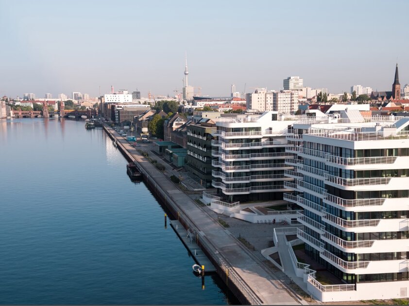 بالکن‌ها پلی میان خانه و شهر