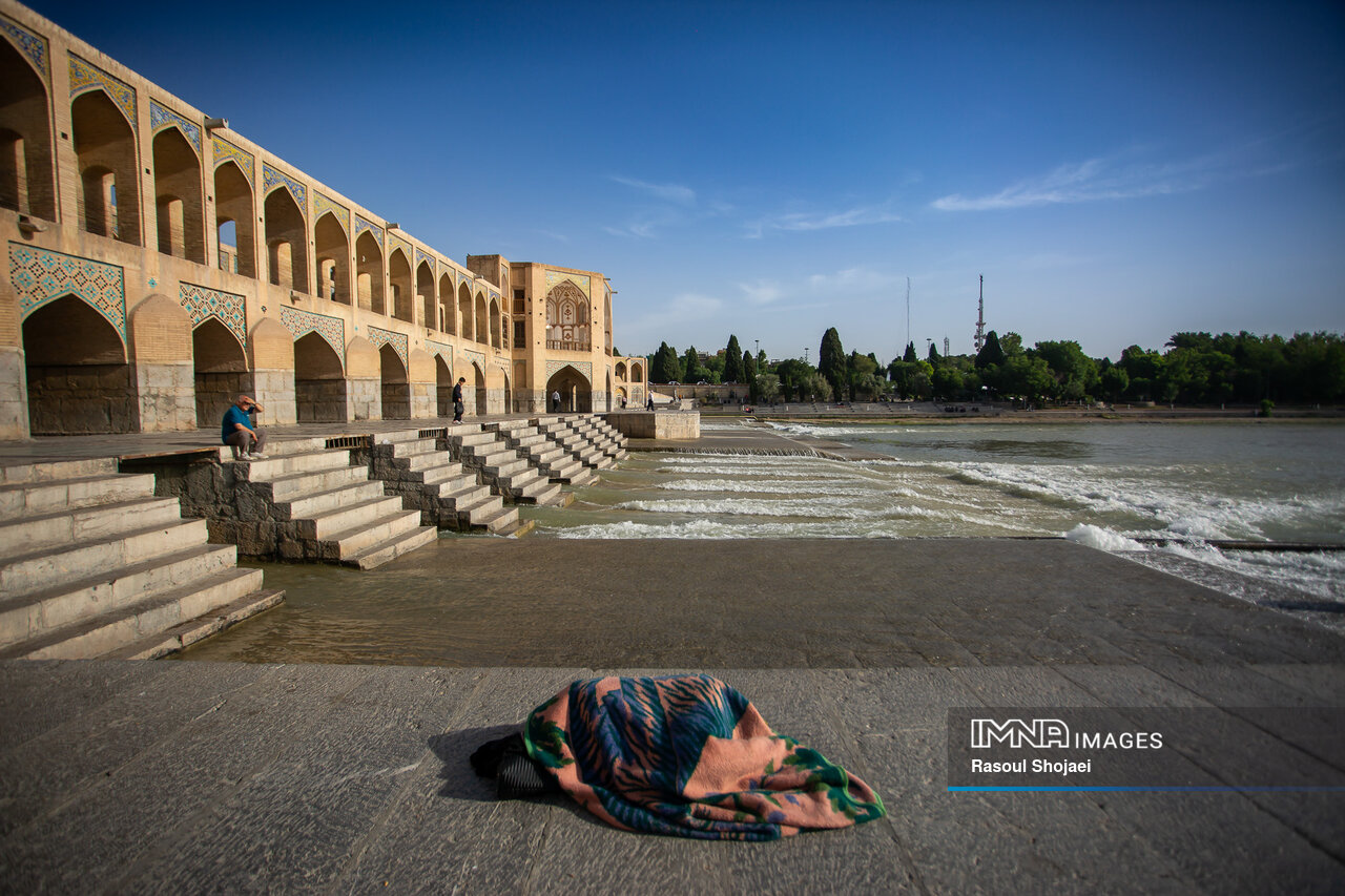 زاینده‌رود حوالی ۷ صبح