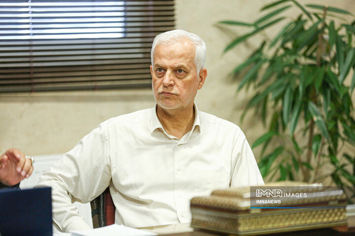 بازدید سرزده شهردار اصفهان از شهرداری منطقه 14