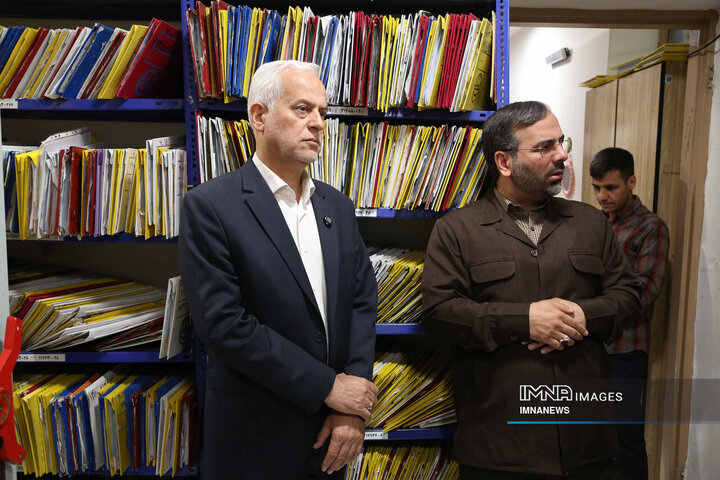 بازدید سرزده شهردار اصفهان از شهرداری منطقه 14