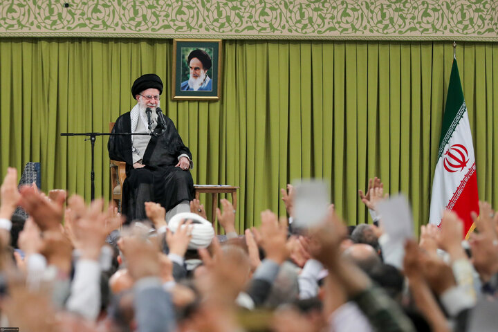 دیدار معلمان با رهبر معظم انقلاب