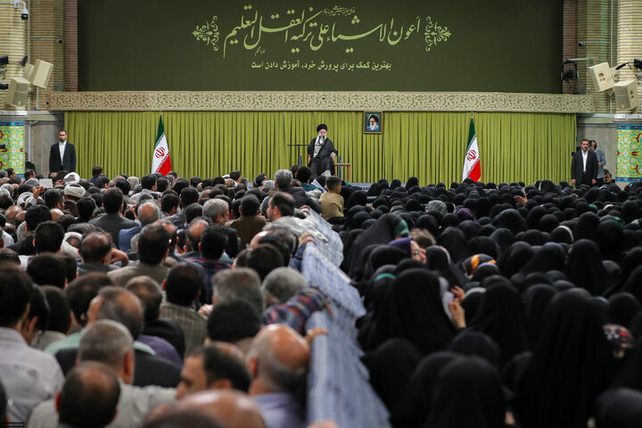 دیدار معلمان با رهبر معظم انقلاب