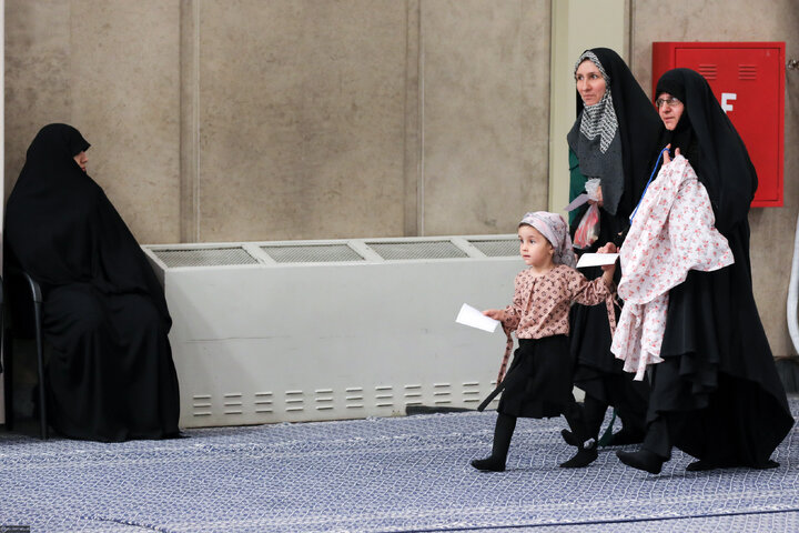 دیدار معلمان با رهبر معظم انقلاب