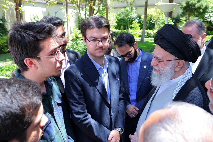 دیدار معلمان با رهبر معظم انقلاب