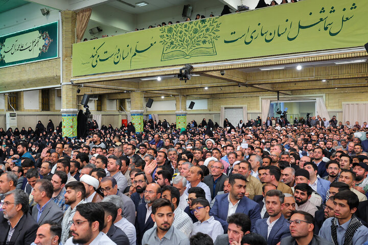 دیدار معلمان با رهبر معظم انقلاب