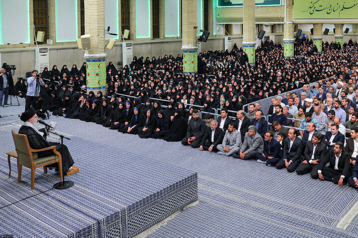 دیدار معلمان با رهبر معظم انقلاب