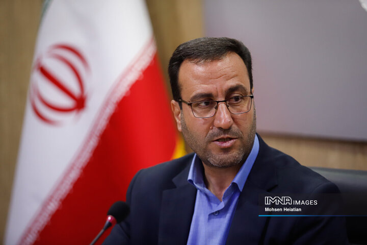 احداث خط ۱۰۰۰ متری انتقال پساب برای حل چالش آبیاری فضای سبز در منطقه ۱۱ اصفهان