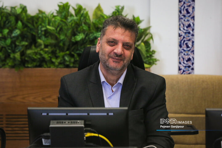 اصفهان باید در لبه فناوری حرکت کند