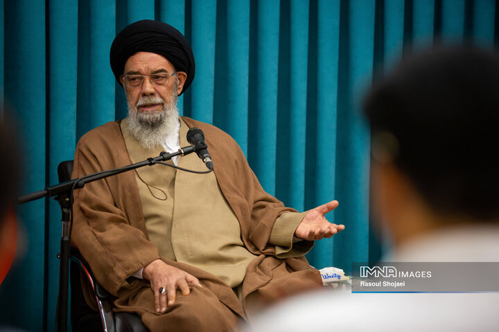 دیدار مدیران روابط عمومی شهرداری اصفهان با امام جمعه اصفهان