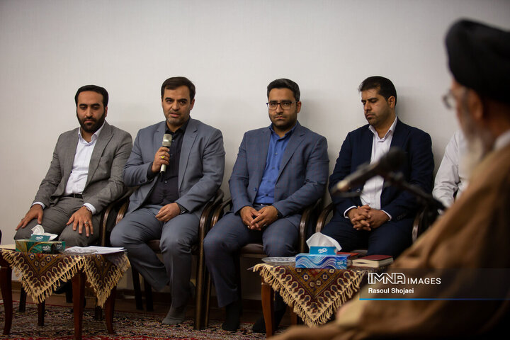 دیدار مدیران روابط عمومی شهرداری اصفهان با امام جمعه اصفهان