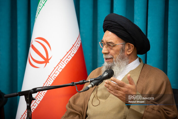 دیدار مدیران روابط عمومی شهرداری اصفهان با امام جمعه اصفهان