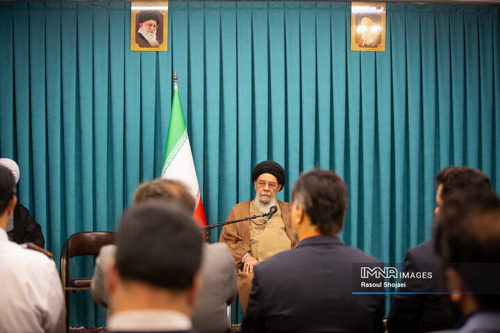 دیدار مدیران روابط عمومی شهرداری اصفهان با امام جمعه اصفهان