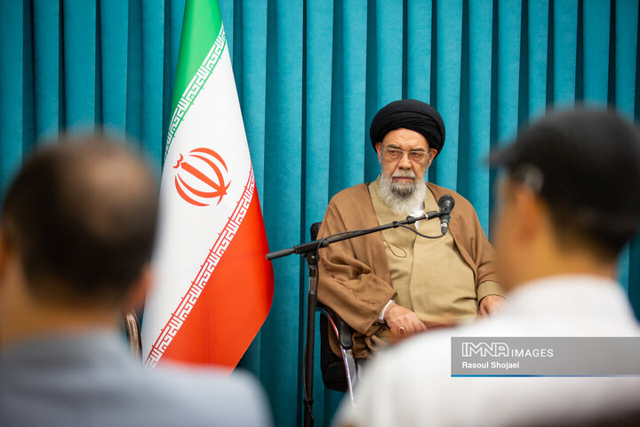 دیدار مدیران روابط عمومی شهرداری اصفهان با امام جمعه اصفهان