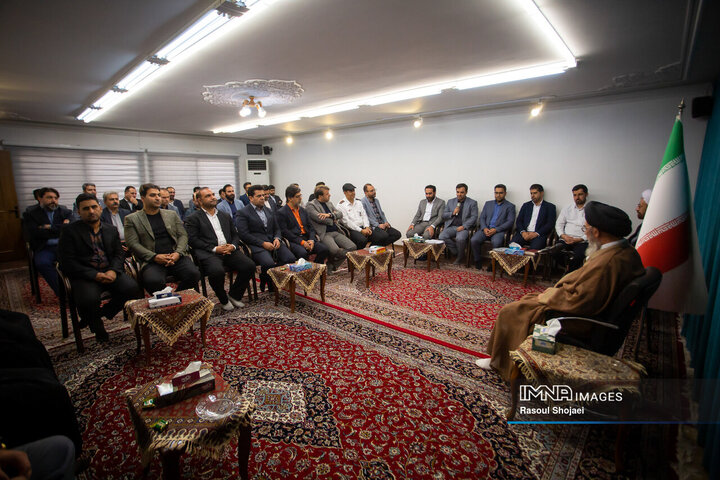 دیدار مدیران روابط عمومی شهرداری اصفهان با امام جمعه اصفهان