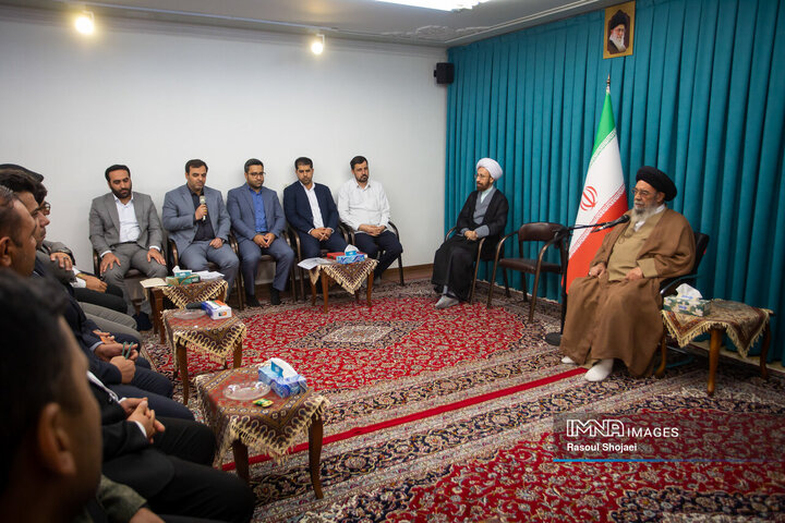 دیدار مدیران روابط عمومی شهرداری اصفهان با امام جمعه اصفهان