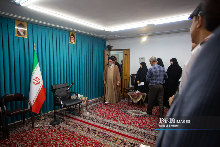 دیدار مدیران روابط عمومی شهرداری اصفهان با امام جمعه اصفهان