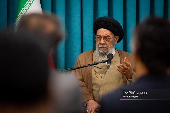 دیدار مدیران روابط عمومی شهرداری اصفهان با امام جمعه اصفهان