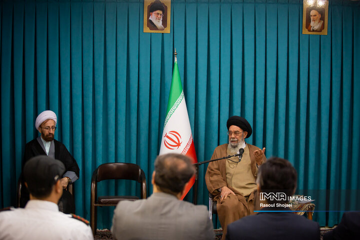 دیدار مدیران روابط عمومی شهرداری اصفهان با امام جمعه اصفهان