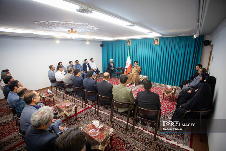 دیدار مدیران روابط عمومی شهرداری اصفهان با امام جمعه اصفهان