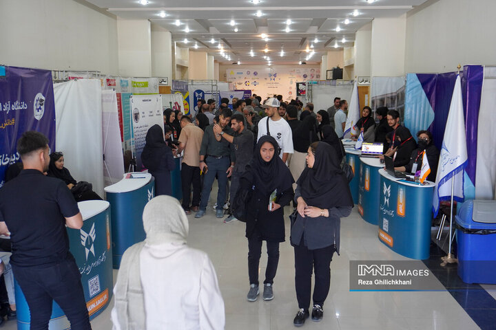 ششمین رویداد «صنعت، دانشگاه، راه اشتغال» در دانشگاه آزاد اسلامی نجف‌آباد