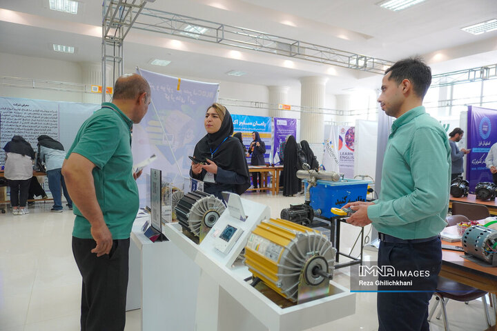 ششمین رویداد «صنعت، دانشگاه، راه اشتغال» در دانشگاه آزاد اسلامی نجف‌آباد