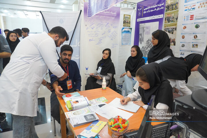 ششمین رویداد «صنعت، دانشگاه، راه اشتغال» در دانشگاه آزاد اسلامی نجف‌آباد