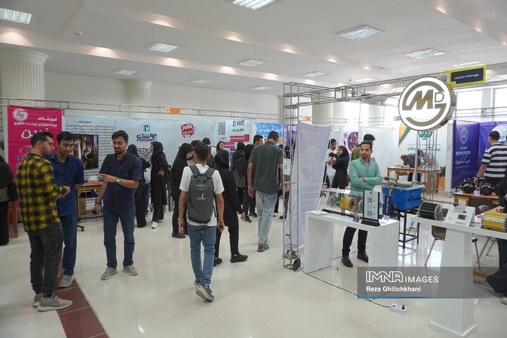 ششمین رویداد «صنعت، دانشگاه، راه اشتغال» در دانشگاه آزاد اسلامی نجف‌آباد