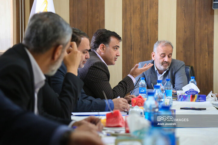 جلسه کمیسیون هوشمندسازی و حمل‌ونقل شهری شورای شهر اصفهان