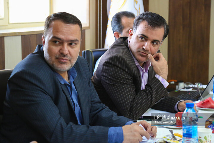 قرارداد خرید ۲۰ اتوبوس برقی استاندارد و پلاک‌شده برای شهر اصفهان امضا شد