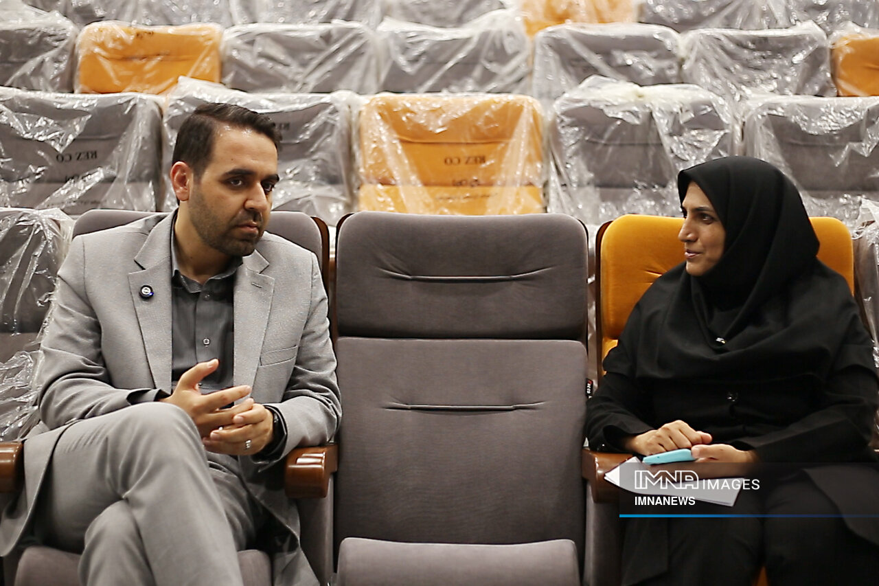 آقازاده هستم!/ پول داشته باشم ماشینم را برقی میکنم/ واکنش عضو شورا به مطالبات خانوادگی