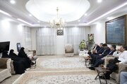 دیدار معاون اول رئیس‌جمهور با خانواده‌های شهید آیت‌الله رئیسی و مالک رحمتی