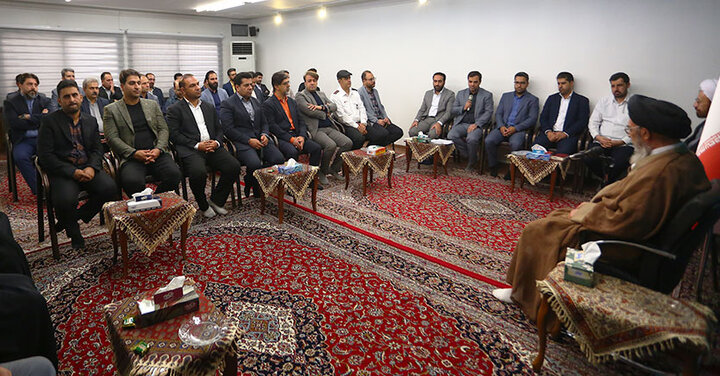 برای پیشرفت دیگران نباید مرتکب دروغ و گناه شویم