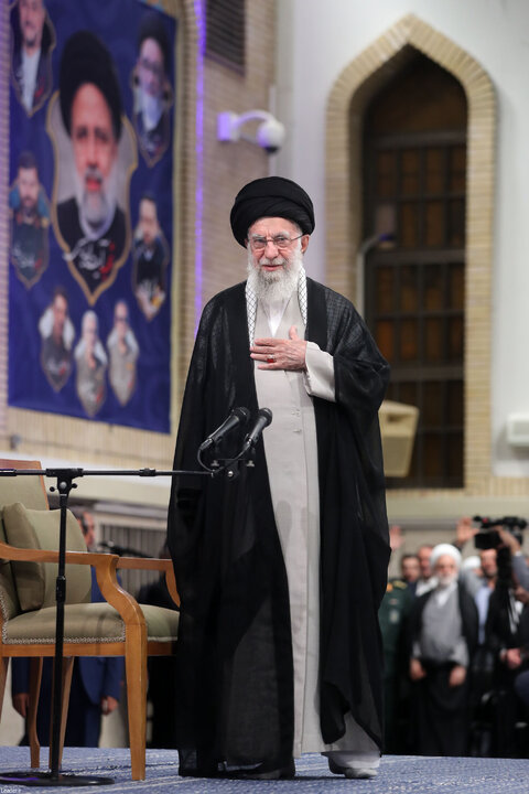 مراسم بزرگداشت شهید رئیسی و شهدای خدمت با حضور رهبر انقلاب